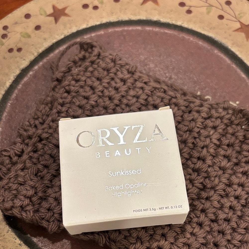 Oryza Beauty Sunkissed Highlighter - Gold